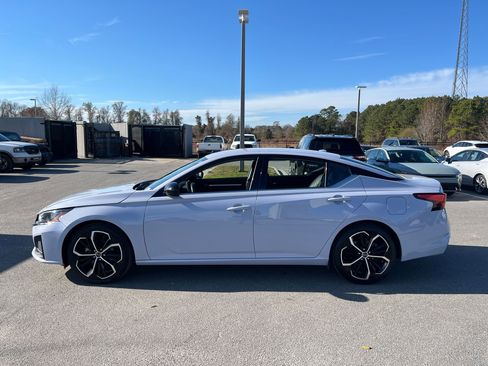 Used 2024 Nissan Altima 2.5 SR image 5