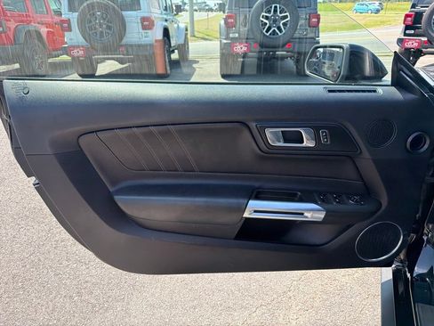 Used 2018 Ford Mustang Premium RWD image 24