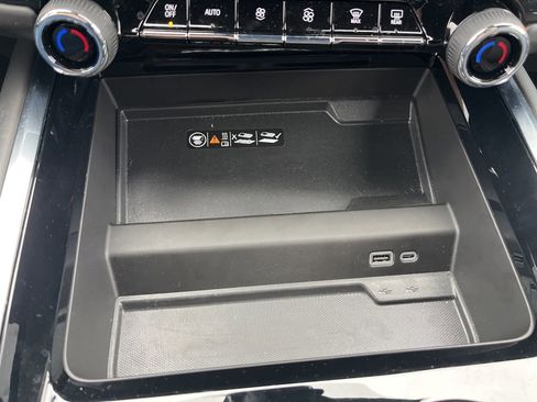 Used 2025 Chevrolet Tahoe Premier w/ Sun And Tow Package image 6