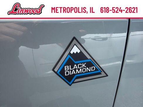 Used 2024 Ford Bronco Black Diamond AWD/4WD image 2