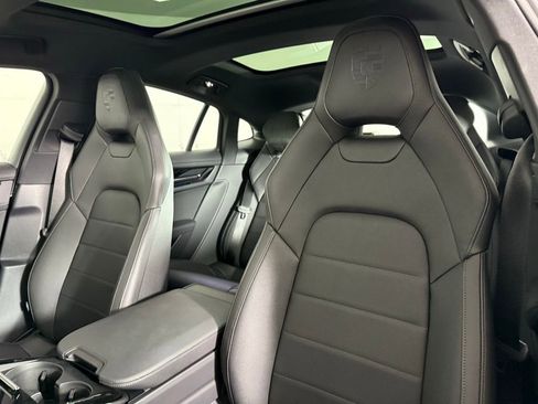 New 2025 Porsche Panamera image 4