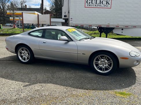 Used 2001 Jaguar XK8 Coupe RWD image 43
