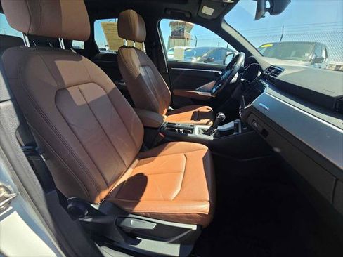 Used 2020 Audi Q3 2.0T Premium w/ Convenience Package AWD/4WD image 10