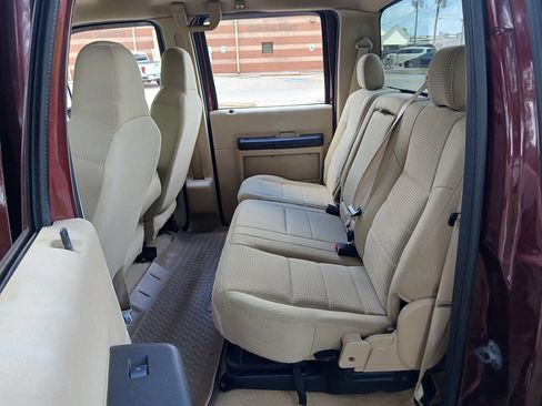 Used 2010 Ford F250 XLT AWD/4WD image 5