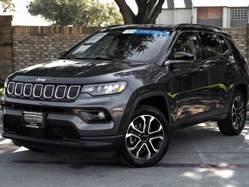 Used 2022 Jeep Compass Limited image 11