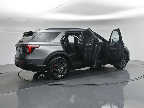 Used 2025 Ford Explorer ST-Line w/ Premium Package RWD image 5