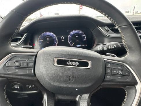 Used 2024 Jeep Grand Cherokee Altitude AWD/4WD image 21