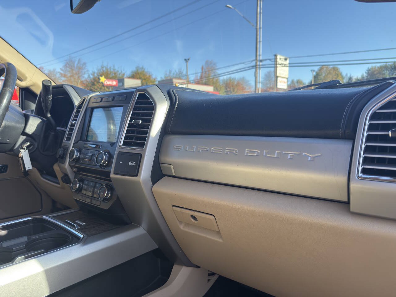 Used 2017 Ford F250 4x4 Crew Cab Super Duty image 10