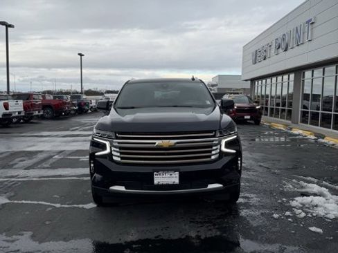 Used 2022 Chevrolet Suburban High Country image 3