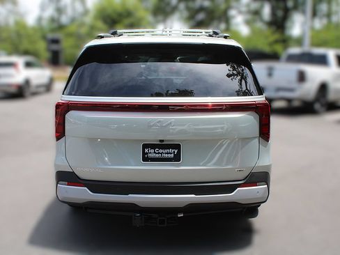 New 2026 Kia Carnival EX FWD image 11