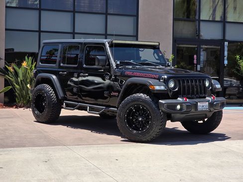Used 2021 Jeep Wrangler Unlimited Rubicon AWD/4WD image 3