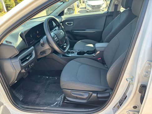 Used 2025 Kia K4 LXS FWD image 25