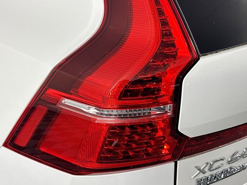Used 2023 Volvo XC60 B5 Plus w/ Protection Package Premier image 35