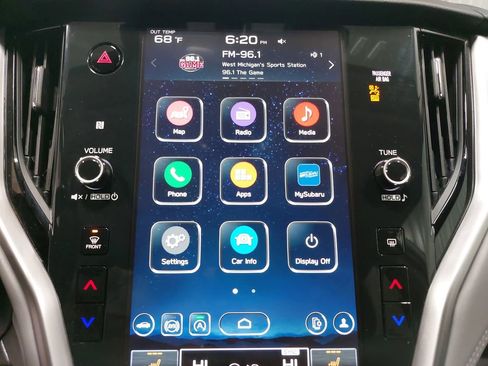 Used 2025 Subaru Outback Premium image 40