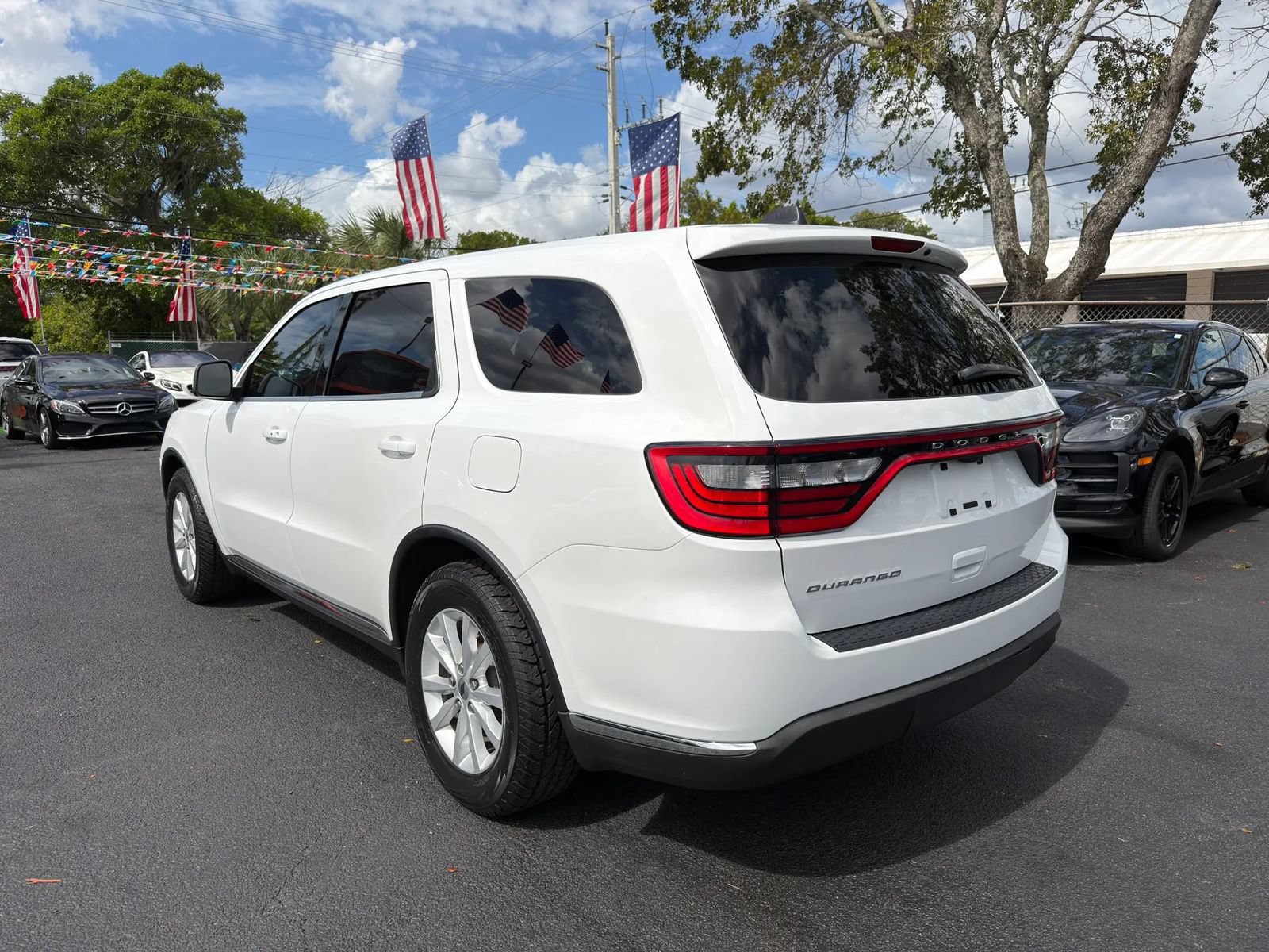 Used 2019 Dodge Durango SXT w/ 3rd Row Seating Group RWD image 9
