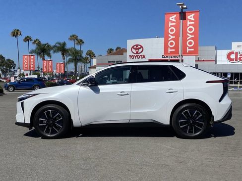 Used 2026 Toyota bZ AWD/4WD image 38