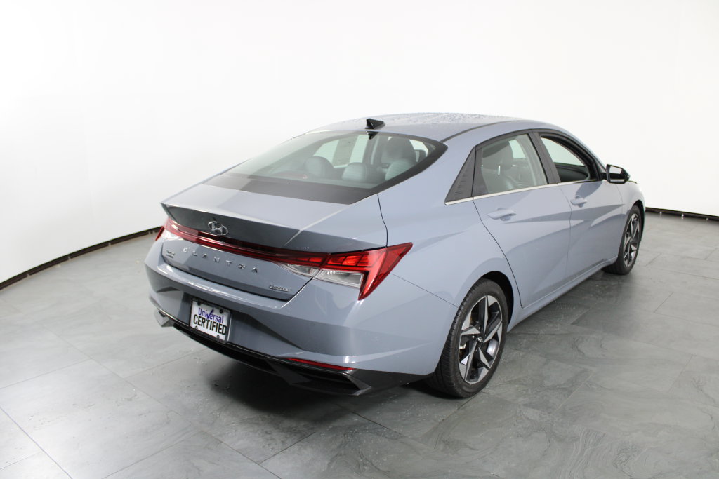 Used 2023 Hyundai Elantra Limited FWD image 4