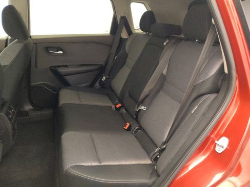 Used 2021 Nissan Rogue SV image 18