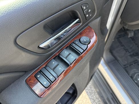 Used 2013 Chevrolet Tahoe LT w/ Luxury Package RWD image 15