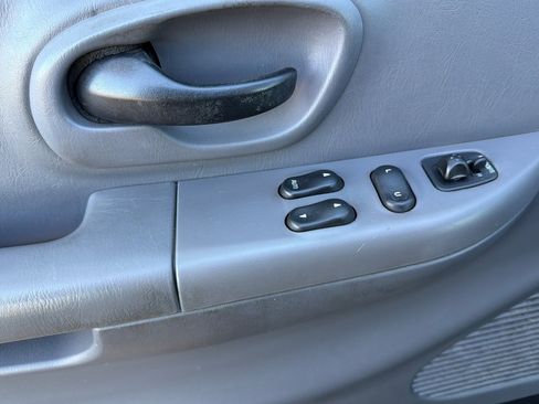 Used 2002 Ford F150 XLT RWD image 8
