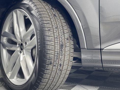 New 2025 Audi Q7 3.0T Premium Plus image 8