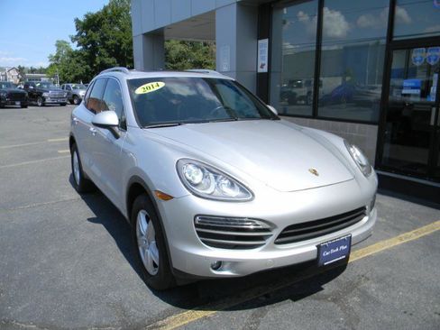 Used 2014 Porsche Cayenne S AWD/4WD image 2