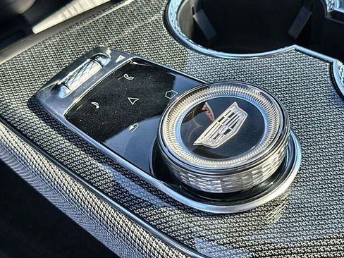New 2025 Cadillac Optiq Luxury 1 image 17