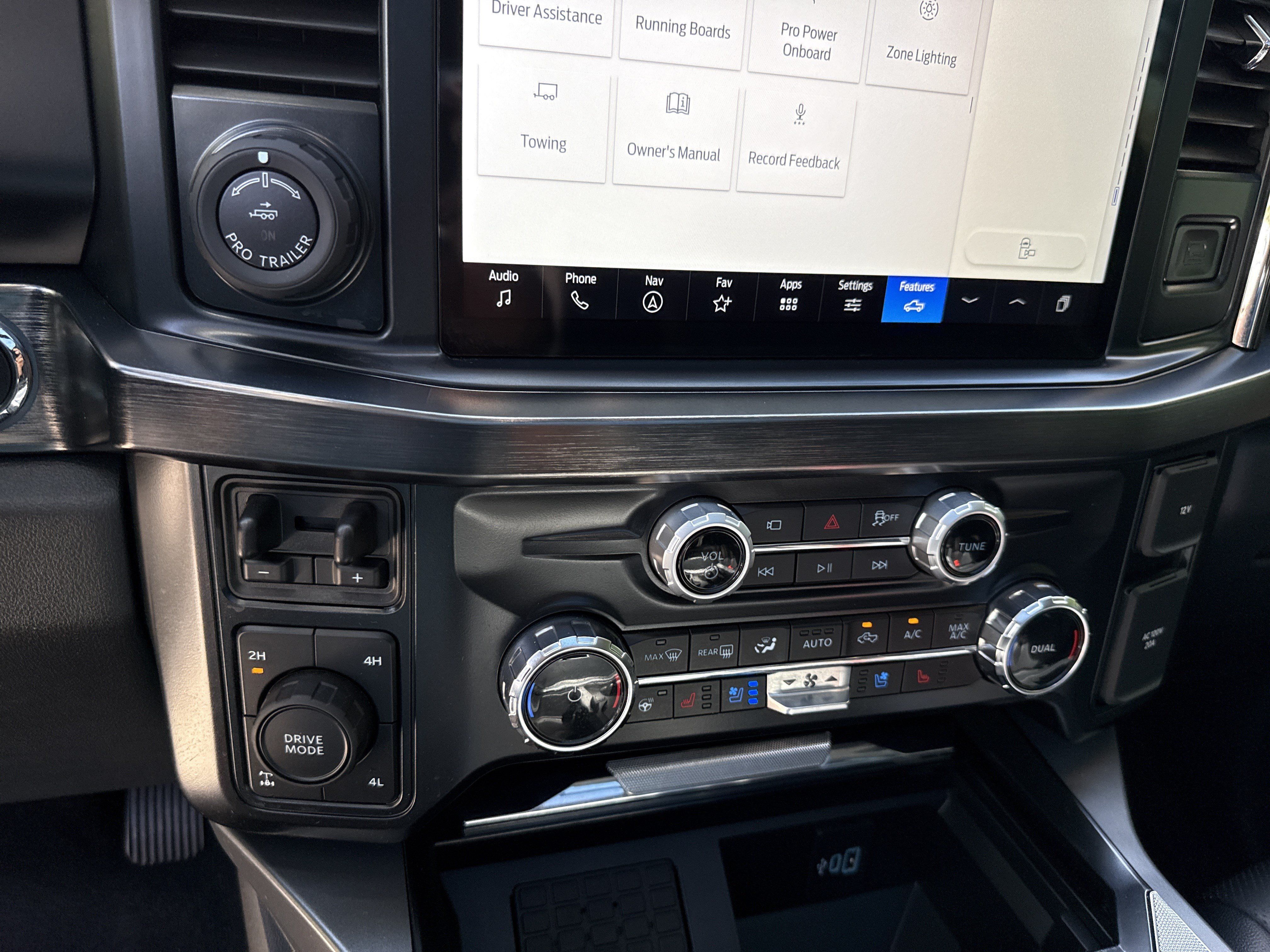 Used 2025 Ford F250 Lariat w/ Lariat Ultimate Package AWD/4WD image 29