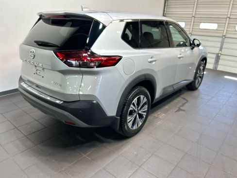 Used 2021 Nissan Rogue SV AWD/4WD image 3