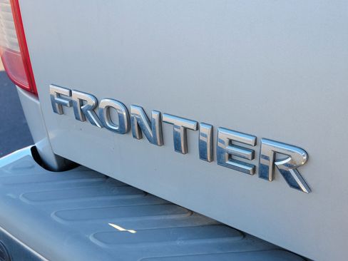 Used 2014 Nissan Frontier SV w/ SV Value Truck Package image 6