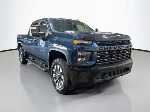 Used 2021 Chevrolet Silverado 2500 Custom w/ Custom Value Package AWD/4WD image 3