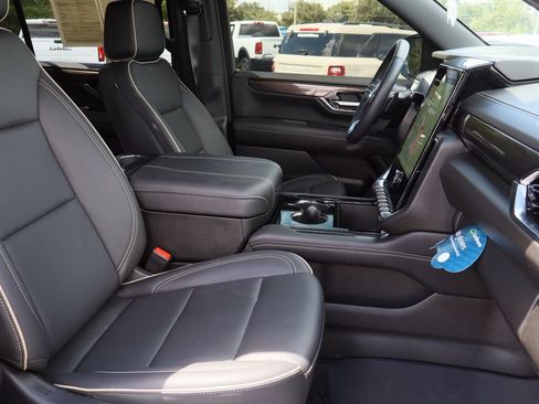 Certified 2026 GMC Yukon XL Elevation w/ LPO, Floor Liner Package RWD image 32