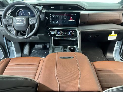 New 2026 GMC Sierra 2500 Denali Ultimate AWD/4WD image 17