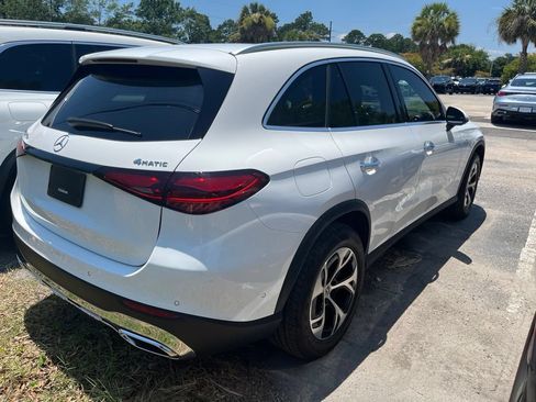 Used 2025 Mercedes-Benz GLC 350e 4MATIC image 5