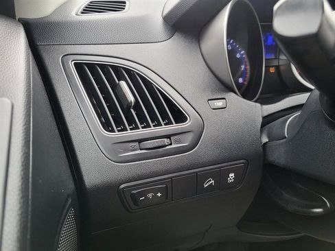 Used 2011 Hyundai Tucson GLS image 19