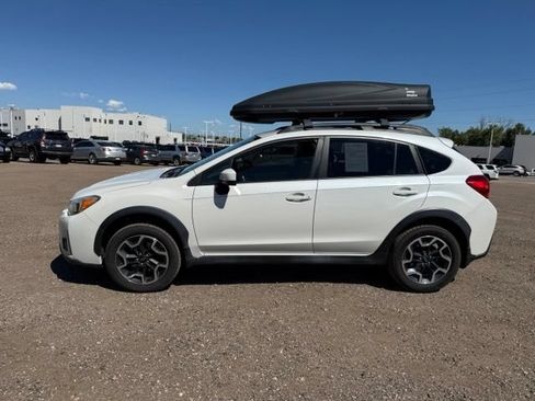 Used 2017 Subaru Crosstrek 2.0i Premium AWD/4WD image 2