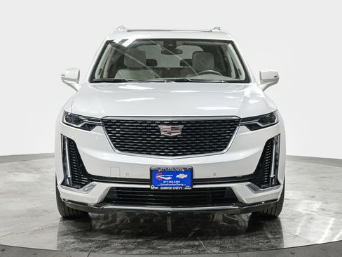 Used 2023 Cadillac XT6 Premium Luxury image 10