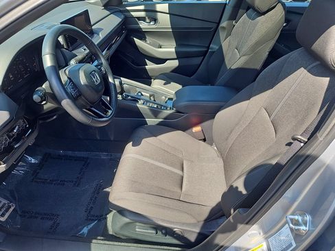 Used 2025 Honda Accord Sport image 28