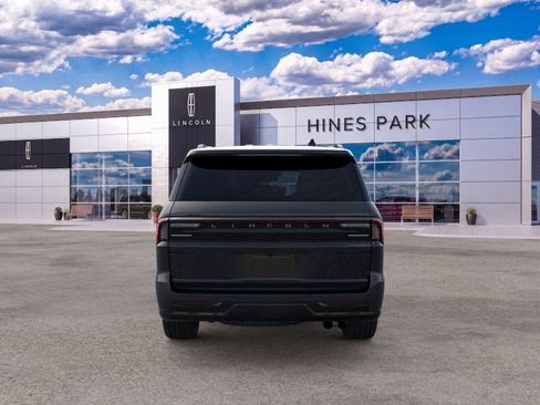 New 2026 Lincoln Navigator Reserve w/ Jet Appearance Package AWD/4WD image 5