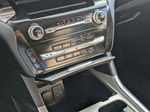 Used 2023 Ford Explorer Limited image 23