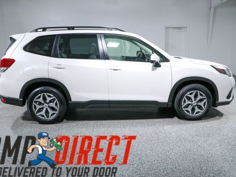 Used 2023 Subaru Forester Premium AWD/4WD image 6