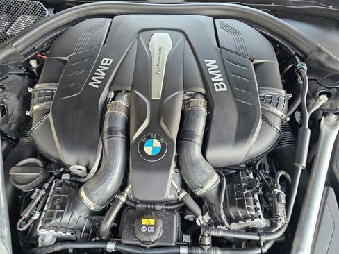 Used 2019 BMW 750i xDrive w/ Executive Package image 24