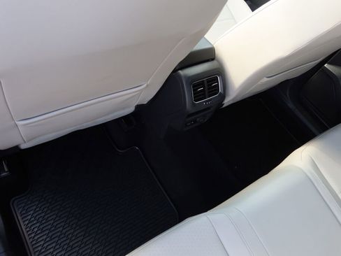 Used 2018 Volkswagen Tiguan SE image 24