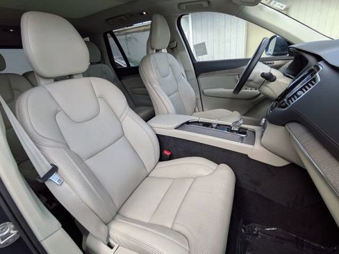 Certified 2022 Volvo XC90 T8 Inscription w/ Advanced Package AWD/4WD image 30