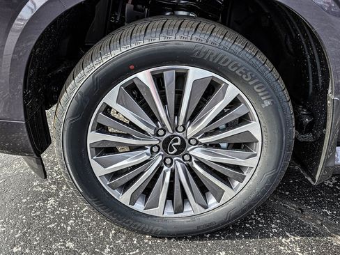 New 2026 INFINITI QX80 Luxe image 8