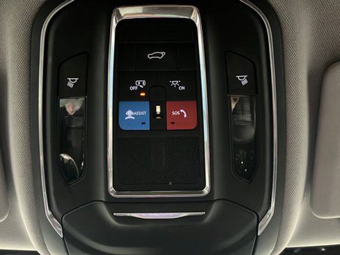 Used 2021 Jeep Grand Cherokee L Limited AWD/4WD image 30