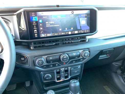 Used 2025 Jeep Wrangler Sport S AWD/4WD image 17