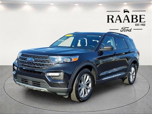 Used 2022 Ford Explorer XLT w/ Equipment Group 202A image 3