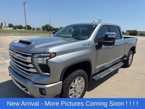 Used 2024 Chevrolet Silverado 2500 High Country AWD/4WD image 1
