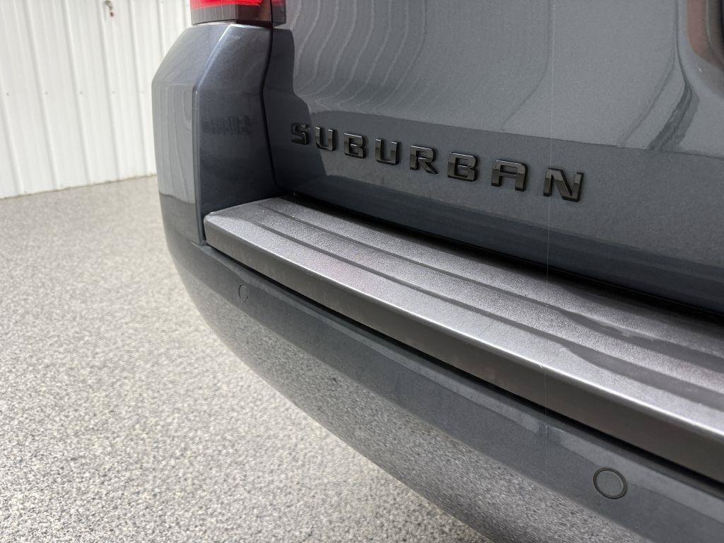 Used 2020 Chevrolet Suburban Premier AWD/4WD image 9